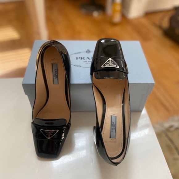 $995- PRADA Vernice Patent Loafer Black Pumps /  Logo - Picture 4 of 12